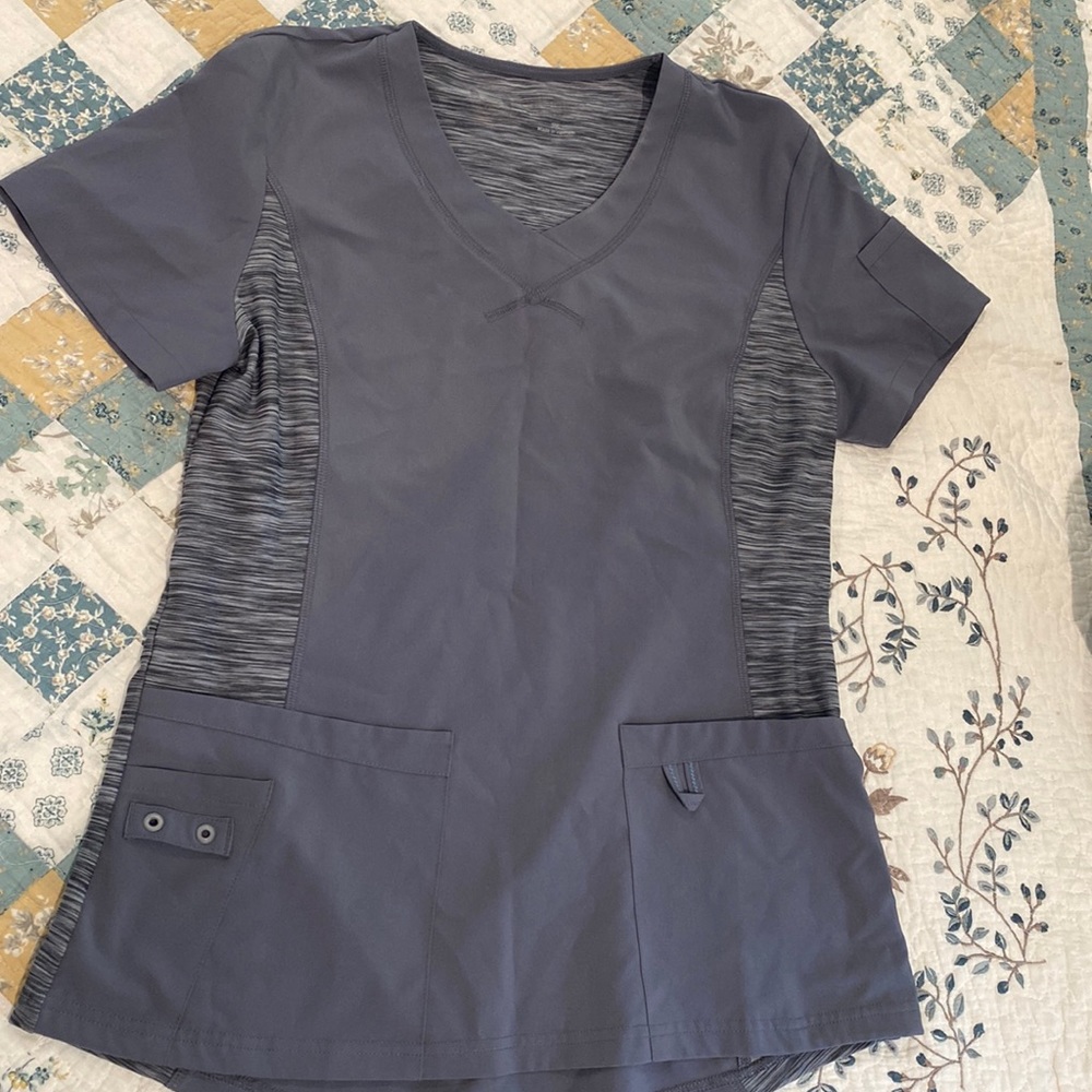 Urbane performance scrub set